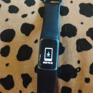 Fitbit charge 5, in good preloved condition